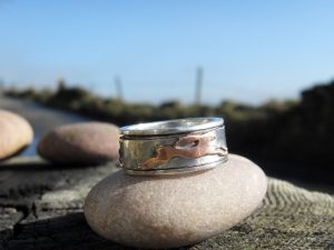 Sterling silver Leaping Hare spinning ring